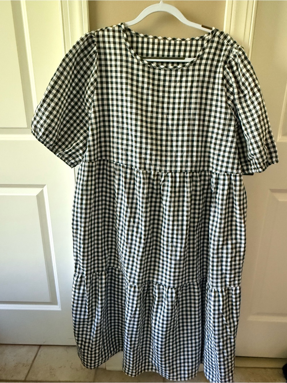 SHEIN Women Plus Black and White Gingham Tiered Short Sleeve Dress, 4X